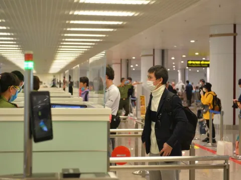 Bộ Công an công bố các thủ tục hành chính mới trong lĩnh vực xuất nhập cảnh có hiệu lực từ 8/10, người dân cần chú ý