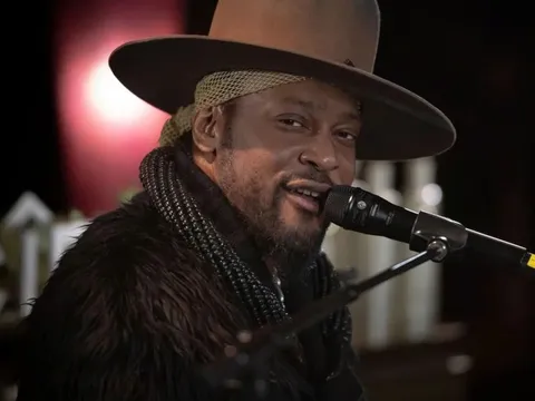 Một ca sĩ huyền thoại R&B qua đời vì ung thư tuyến tụy