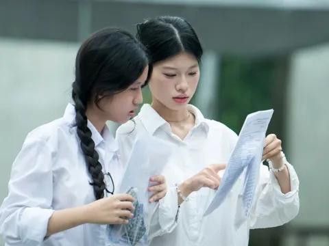 Ba học sinh lớp 10 Hà Nội đoạt giải nhất trong kỳ thi học sinh giỏi lớp 12