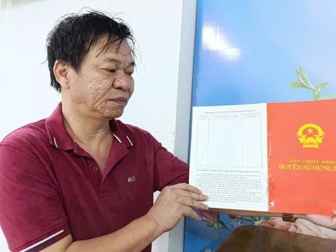 Công chứng ẩu khiến dân trắng tay 13 năm: Công chứng viên đã thôi việc, xử lý sao?