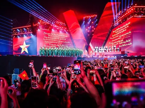 Khởi chiếu ‘Tổ quốc trong tim’ phiên bản chiếu rạp