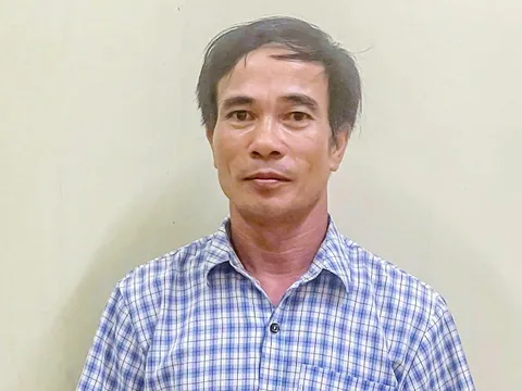 Tạm giữ người đàn ông cầm bút đòi 'chọc vào mặt' nữ bác sĩ