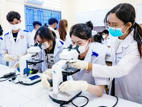 Đại học tư đào tạo y khoa: Cần rà soát, đánh giá khách quan