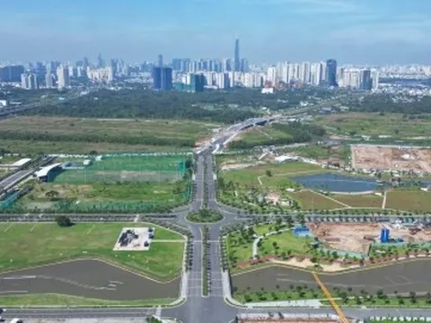 Cận cảnh đường Liên Phường sắp về đích, giảm áp lực giao thông khu Đông TP.HCM