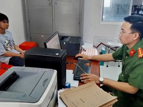 Trộm vàng và tiền của ông bà nội để nạp vào game