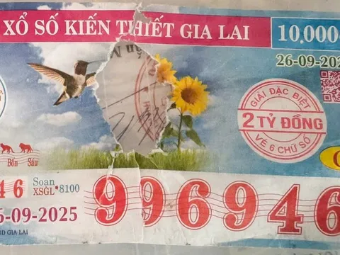 Vụ vé số trúng độc đắc bị rách: Nhờ công an giám định