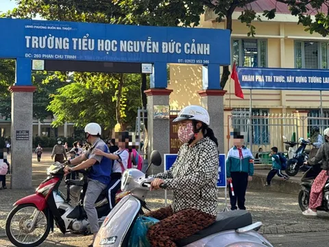 Lúng túng tìm kinh phí trả tiền dạy thêm giờ cho giáo viên