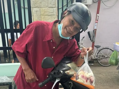 Mai Trần bị bệnh tim không thể đóng phim, phụ vợ bán hàng online