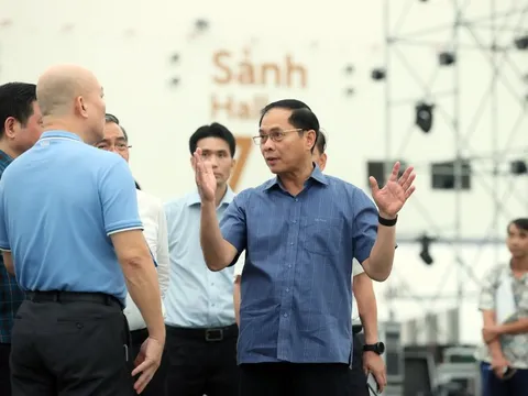 Ngày kia, hàng triệu người Việt Nam sẽ chứng kiến 1 sự kiện "3 nhất" khai mạc tại công trình top 10 TG