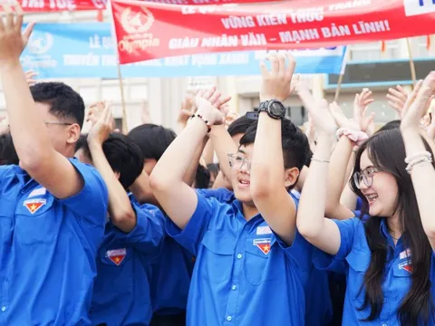 Đường lên đỉnh Olympia 2025: Bạn trẻ Khánh Hòa 'cháy' cùng Đoàn Thanh Tùng trước giờ G