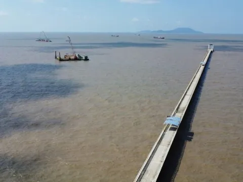 Cà Mau mời gọi doanh nghiệp đầu tư sân bay, cao tốc, cảng biển