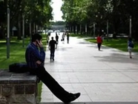 Đại học hàng đầu Úc điều tra khiếu nại giảng viên dùng AI chấm bài