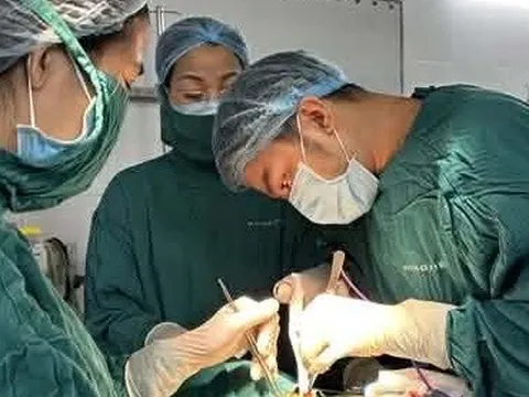 U tuyến giáp, cắt hay để?