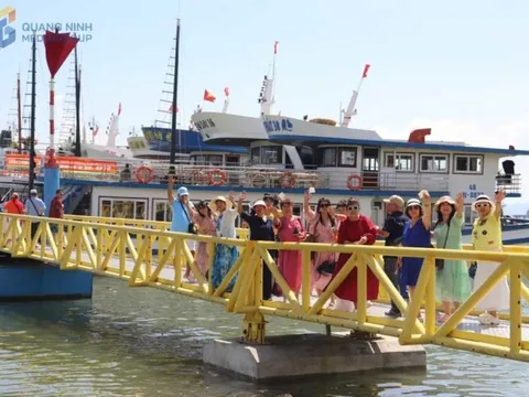 Cả nghìn người Trung Quốc "đổ bộ", một lĩnh vực của Quảng Ninh "nóng rực" dịp cuối năm