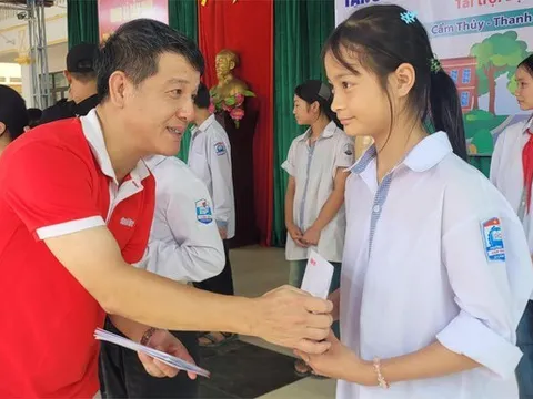 'Tiếp sức đến trường' và hạt giống hiếu học được lớn lên trong môi trường của tình người