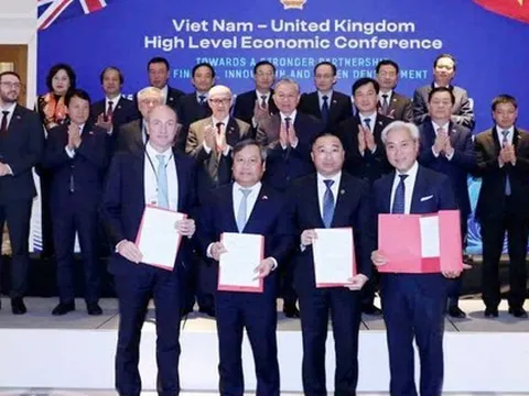 Ký bản ghi nhớ hình thành trung tâm sửa chữa máy bay lớn tại Vân Đồn