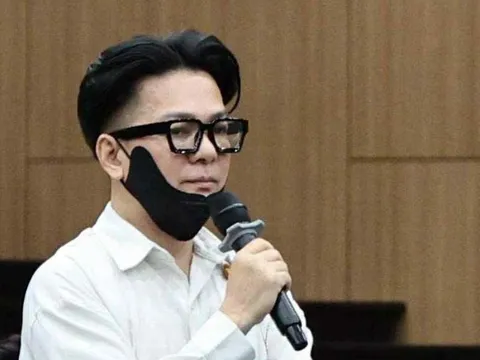 Ca sĩ Vũ Hà khai được người bạn Việt kiều Úc mở thẻ cho vào King Club đánh bạc