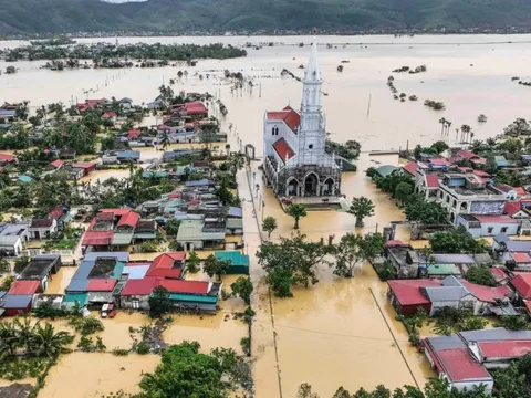 Carlsberg Việt Nam hỗ trợ người dân Huế và Đà Nẵng