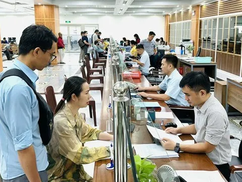 Hôm nay, một số BHXH cơ sở tại TP HCM tiếp nhận hồ sơ tại địa điểm mới