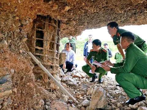 Công an Phú Thọ xác minh phản ánh trụ cầu sông Lô hư hỏng