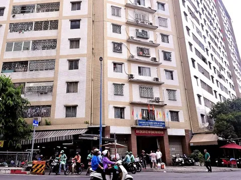 Cựu trưởng ban quản trị chung cư Miếu Nổi và đồng phạm tham ô hơn 960 triệu đồng