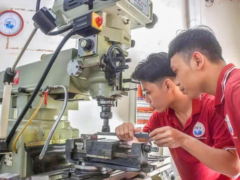 Tìm kiếm mô hình đào tạo lao động kỹ thuật có trình độ