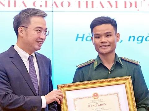 Vinh danh 80 thầy cô vượt núi, giữ con chữ cho học trò và bà con vùng biên