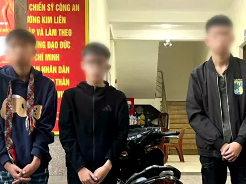 'Quái xế' đạp vào đầu xe công vụ làm thiếu tá công an bị thương nặng