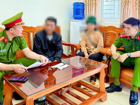 Người đàn ông bị công an 'dỏm' ép chuyển 100 triệu 'cho con dâu' để qua mặt ngân hàng