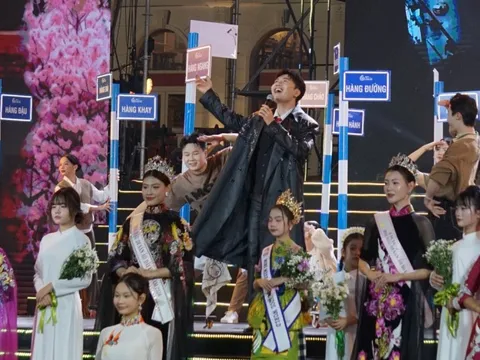 Trà đá vỉa hè, tiếng rao... lên sân khấu bế mạc Festival Thăng Long - Hà Nội 2025