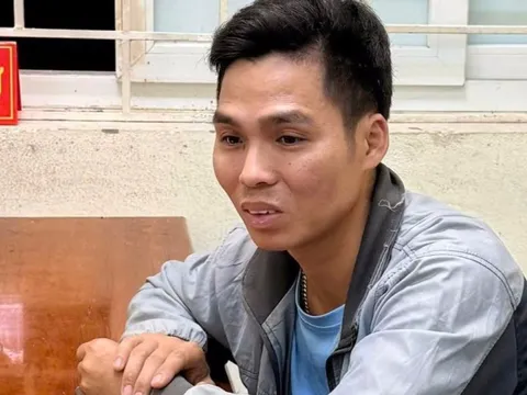 Tài xế lao xe tải vào cảnh sát giao thông rồi bỏ chạy qua nhiều tuyến phố