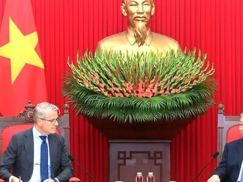 "Gã khổng lồ số 1 thế giới" mong muốn hợp tác Việt Nam: Nắm "át chủ bài" hiếm nước có