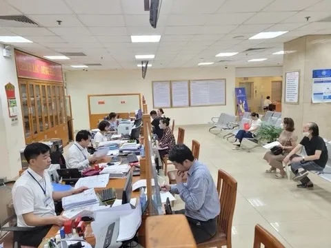 Hà Nội: Hỗ trợ tối đa 24 tháng lương cho người ngoài chỉ tiêu biên chế nghỉ việc khi triển khai chính quyền hai cấp