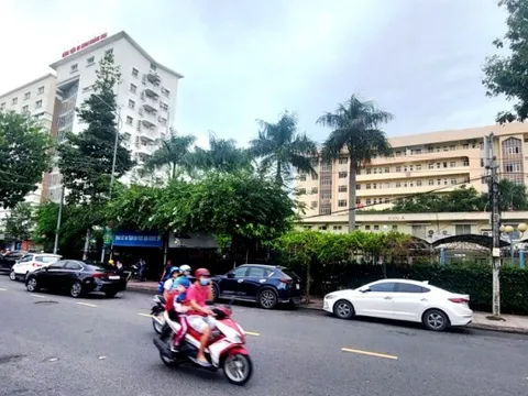 Khám bệnh, phát thuốc miễn phí cho dân vùng lũ tại Diên An, Diên Điền ngày 25-11