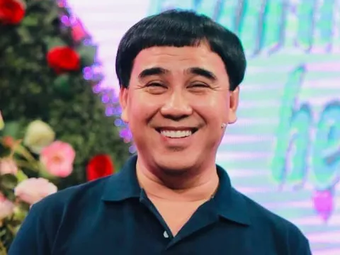 Quyền Linh livestream phản bác tin đồn bị bắt