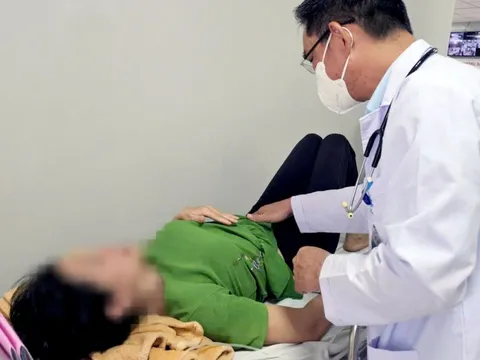 TP.HCM: 42 người ở phường Phú Mỹ nhập viện sau khi ăn bánh mì