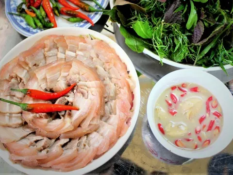 Về Thanh Khê ăn mắm cá dảnh tiến vua