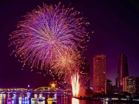 Hà Nội và TP.HCM sẽ bắn pháo hoa mừng Tết dương lịch 2026 ở những địa điểm nào?