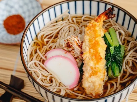 Ăn 12 quả nho, húp mì trường thọ đón năm mới cho may mắn?