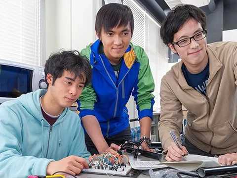 Giáo sư Nhật hiến kế cho trường nghề Việt Nam