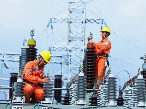 Chuyên gia nói gì về đề xuất đưa chi phí vận hành, bảo trì vào giá điện?