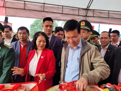 Hành trình “Hỗ trợ gạo – Trao gửi yêu thương” mang tết ấm áp đến với những hoàn cảnh khó khăn